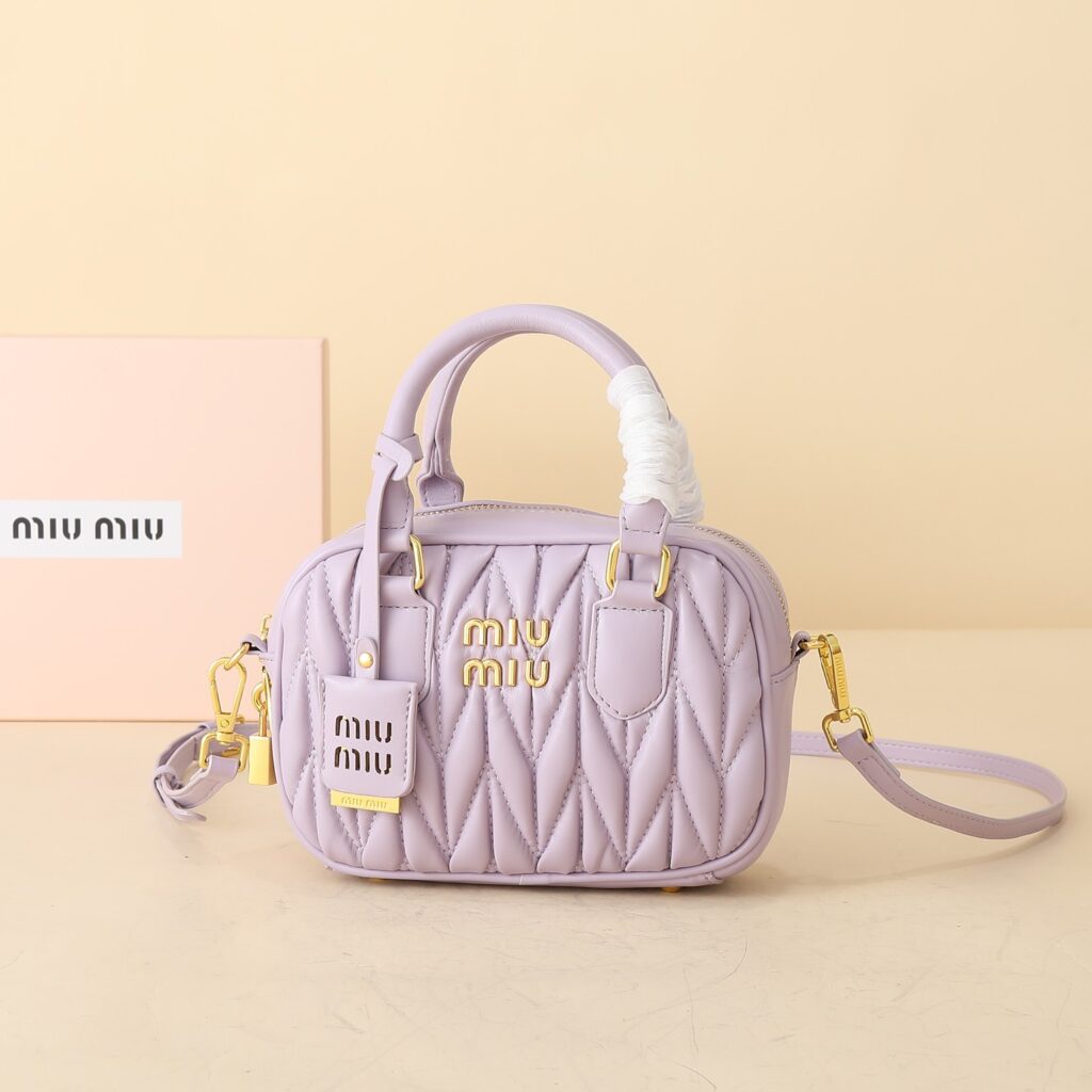 ミュウミュウ アルカディ マテラッセレザー スモールバッグ「Arcadie Bag」