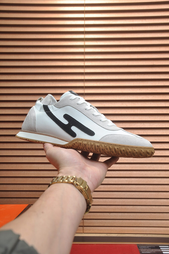 エルメス ジェットシリーズ カジュアルスニーカー「Jet sneaker」