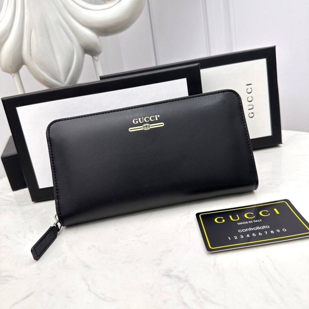 グッチ「Gucci」シグネチャー レザー ウェブ ジップアラウンドウォレット