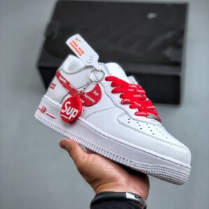 ナイキ エア フォース 1 トレンドスニーカー「Supreme 限定コラボモデル」