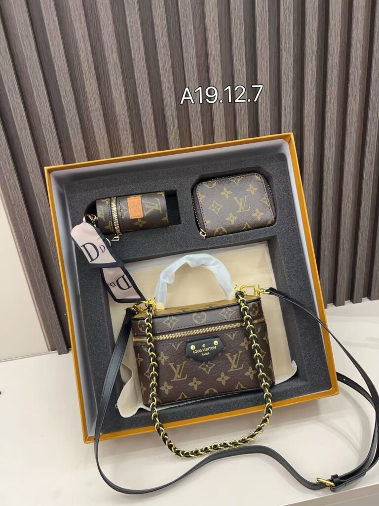 「ルイ・ヴィトン」Louis Vuitton ヴァニティバッグ+ポーチ+チャーム ギフトセット 限定セール 大人気販売中