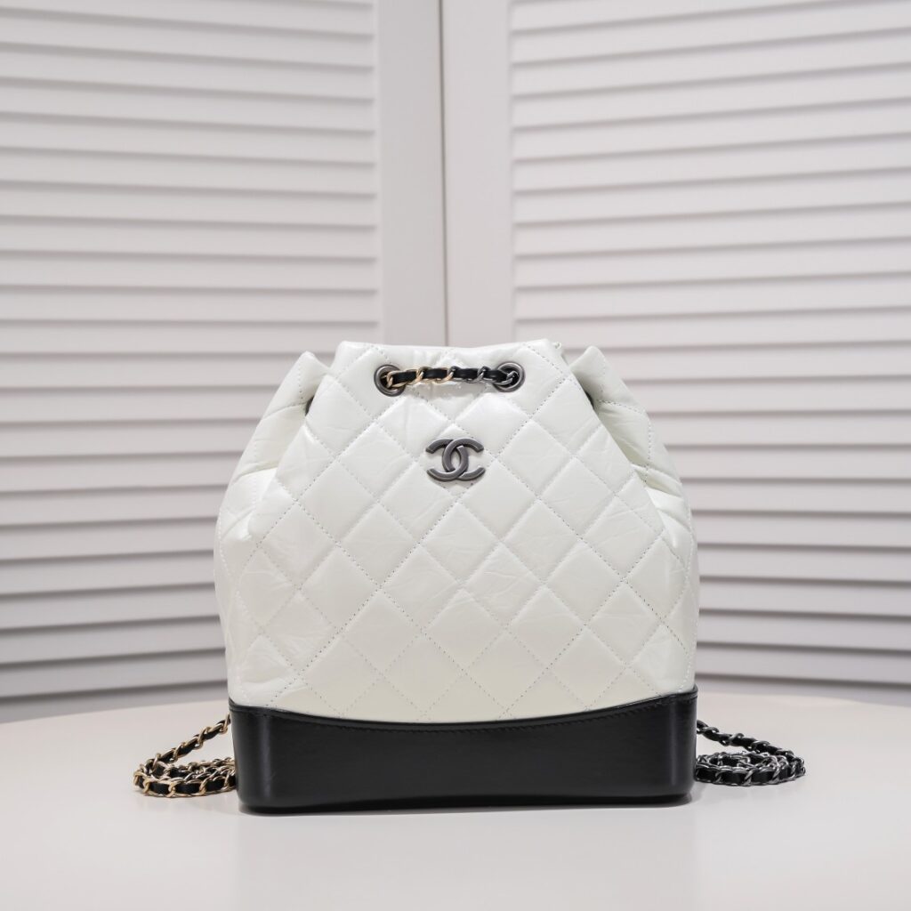 シャネル「Chanel」17 ガブリエル ホーボーバッグ