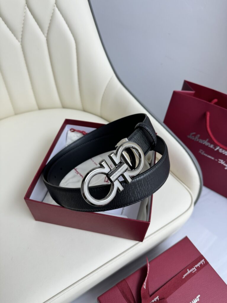 【新規倉庫入り】Salvatore Ferragamo 職人仕上げ高級ベルト「全長約 100cm」