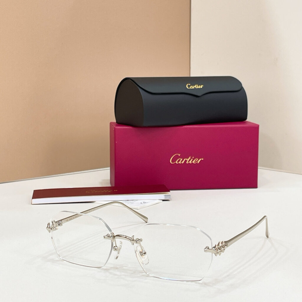 【高級品入庫】Cartier クラシカル貴族風サングラス「上質フレーム」