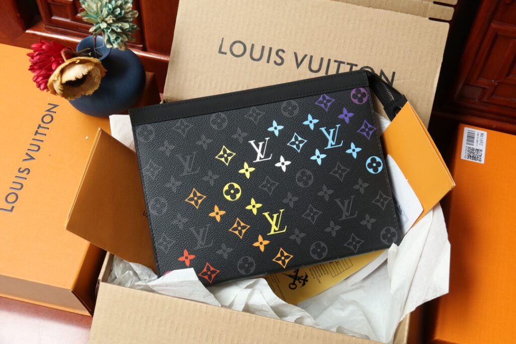 ルイ・ヴィトン「Louis Vuitton」ポシェット･ヴォワヤージュ MM