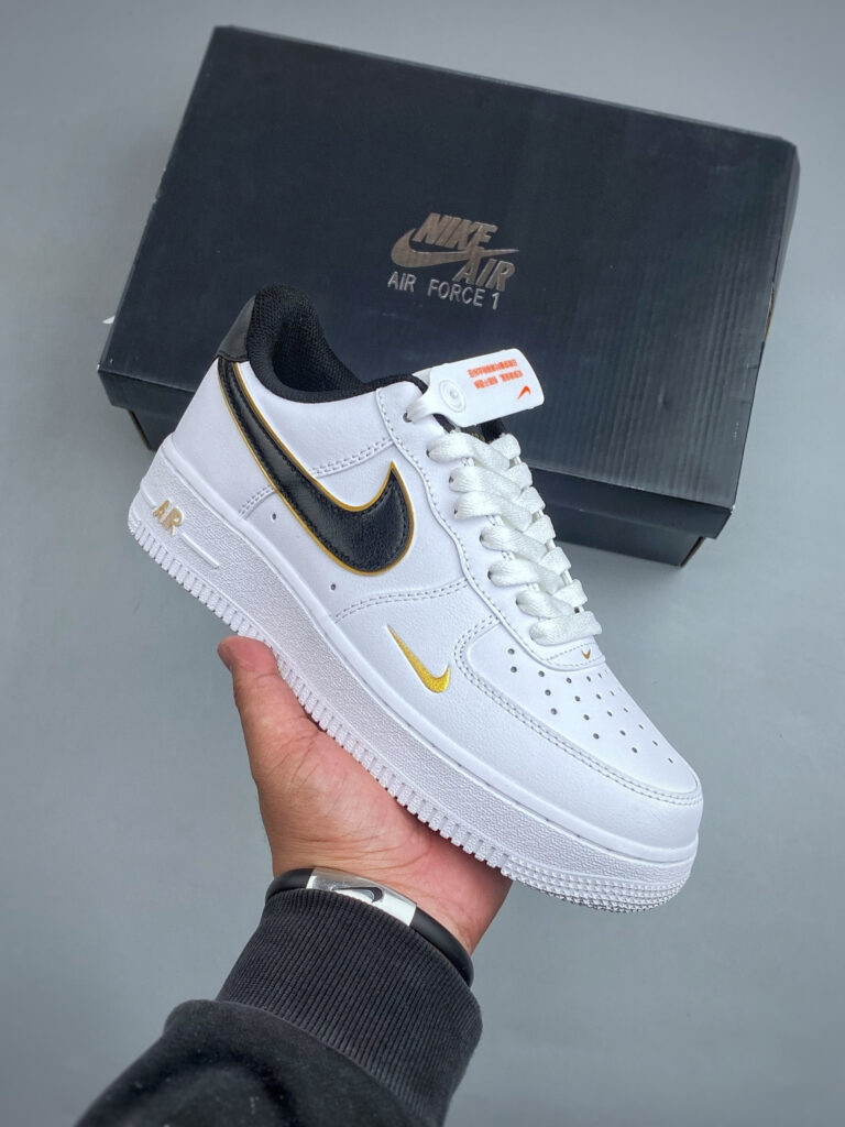 ナイキ エア フォース 1 トレンドスニーカー「Nike Air Force 1」