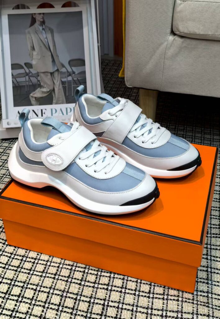 エルメス ループシリーズ カジュアルスニーカー「Loop sneaker」