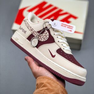 ナイキ エア フォース 1 トレンドスニーカー「Supreme 限定コラボモデル」