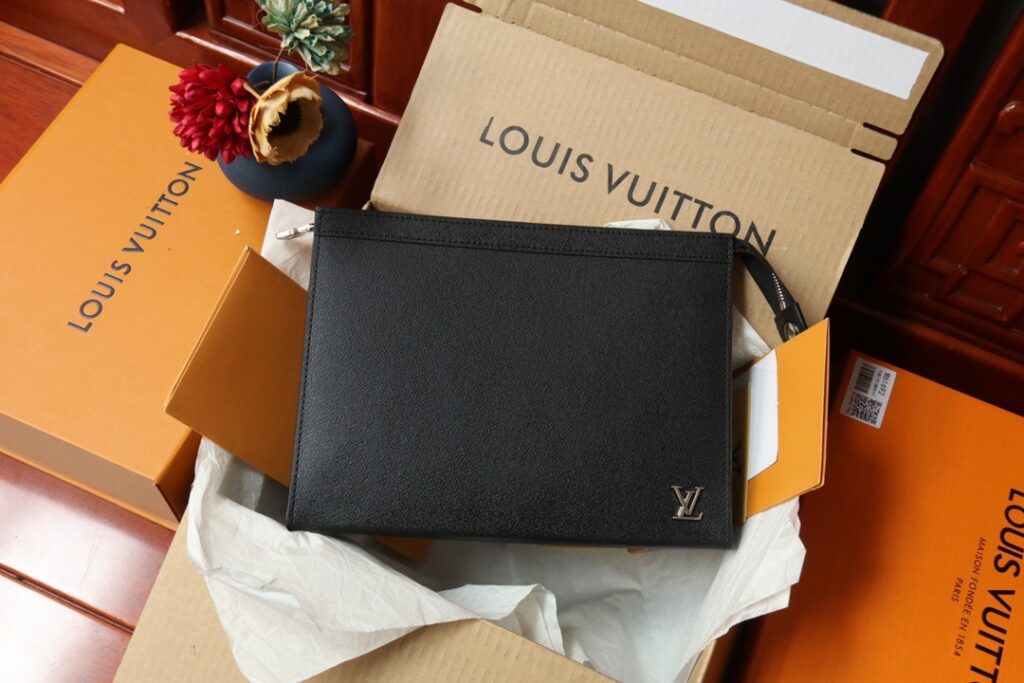 ルイ・ヴィトン「Louis Vuitton」ポシェット･ヴォワヤージュ