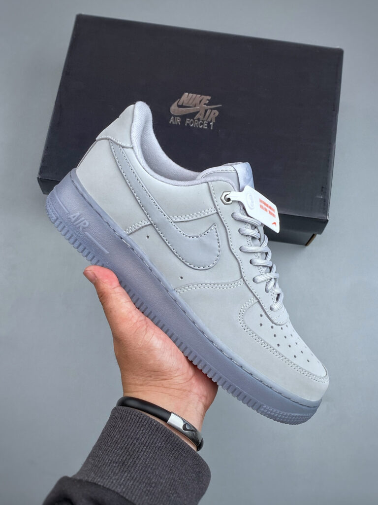 ナイキ エア フォース 1 トレンドスニーカー「Nike Air Force 1」