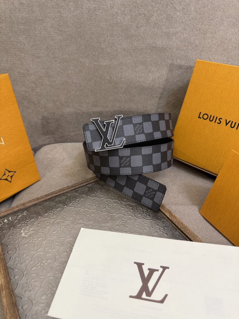 【日本未入荷】ルイヴィトン LV Dimension 両面使いベルト 40mm(全長約 100cm)