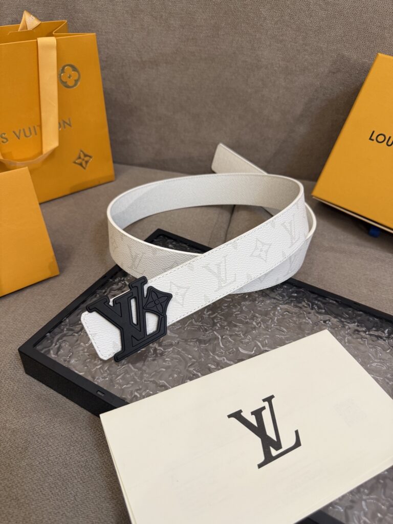 【日本未入荷】ルイヴィトン LV Dimension 両面使いベルト 40mm（全長約 100cm）