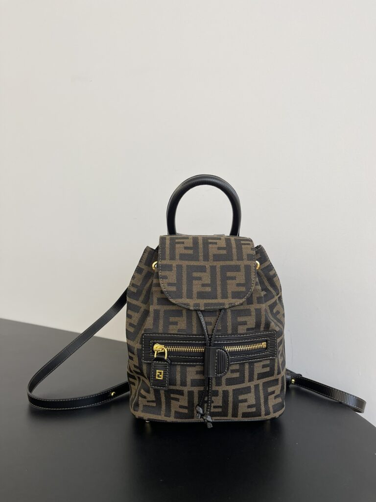 フェンディ「Fendi」ミニ FFモノグラム バックパック