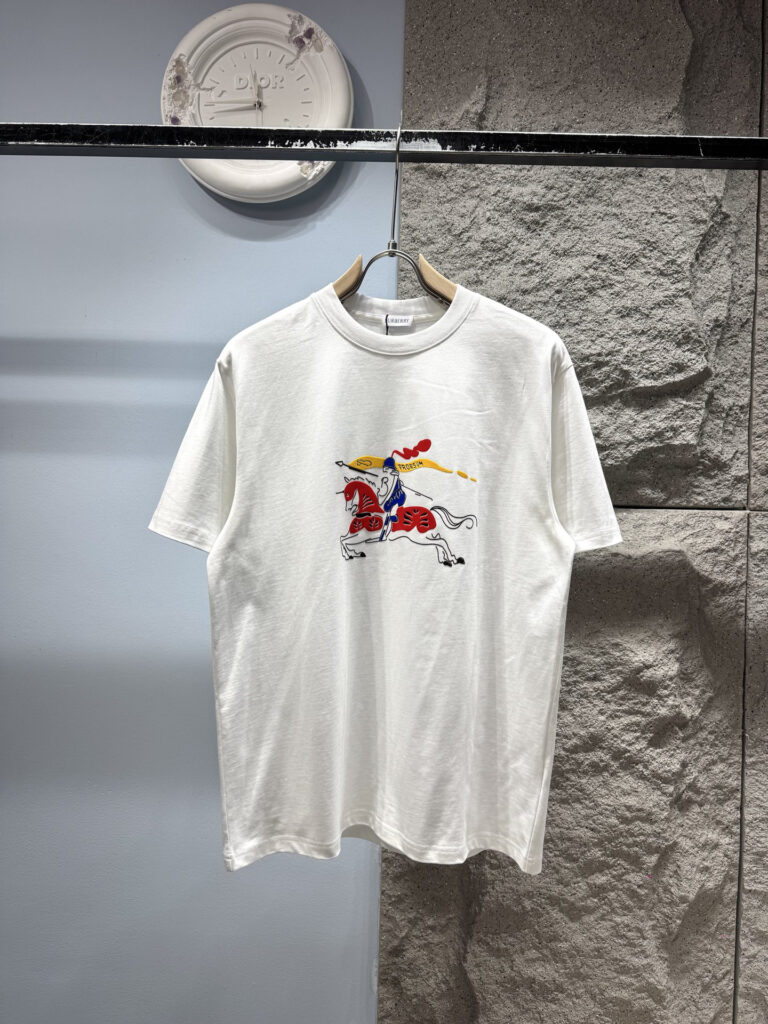 バーバリー「Burberry」 2026SS 馬年記念 Tシャツ