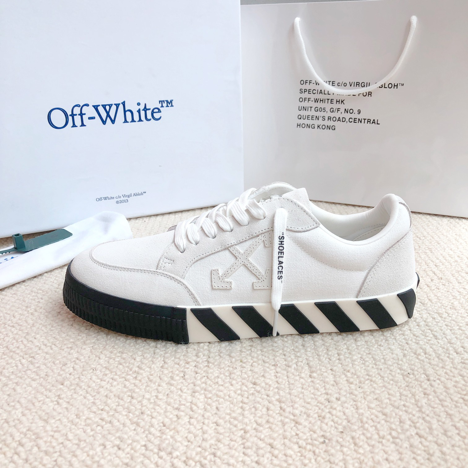 オフホワイト Vulc ローカット カジュアルスケートシューズ