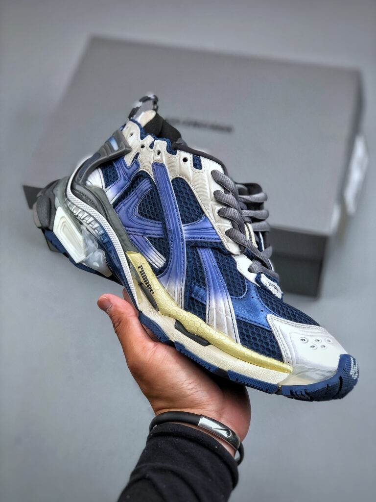 バレンシアガ ランナー スニーカー「Runner Sneaker」