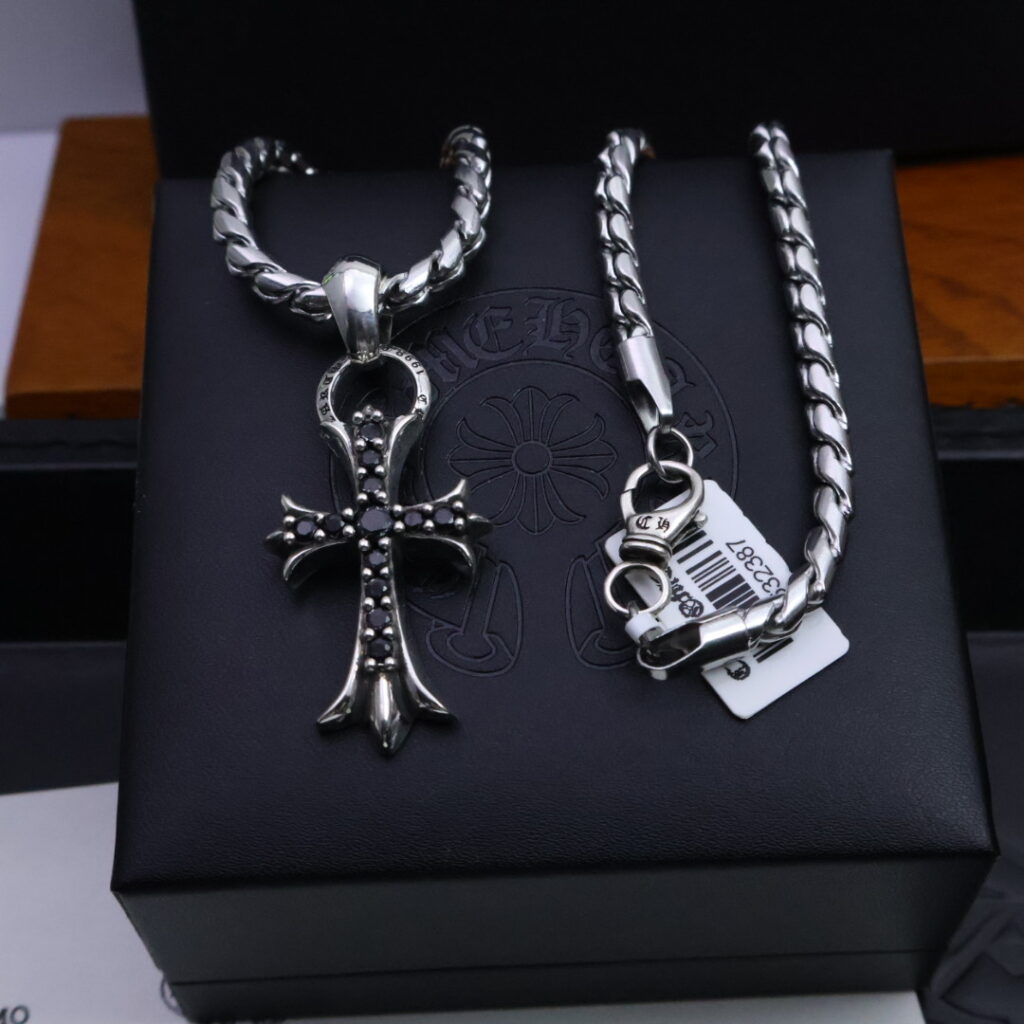 クロムハーツ「Chrome Hearts」チャームペンダント 2026