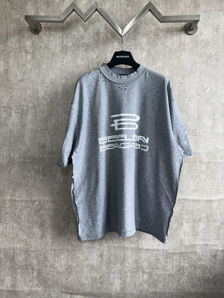 バレンシアガ Balenciaga ハイクオリティプリント＆ディストレス加工Tシャツ