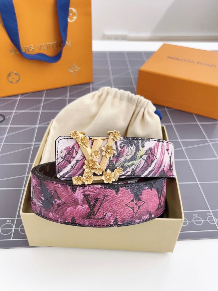 ルイ・ヴィトン「Louis Vuitton」ベルト･LV イニシャル 40MM