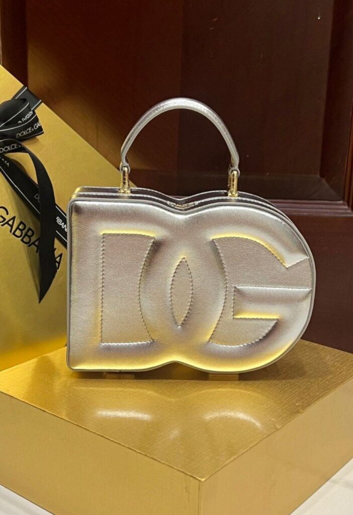ドルチェ・アンド・ガッバーナ「D&G」 シルバーレザー ボックストップハンドルバッグ