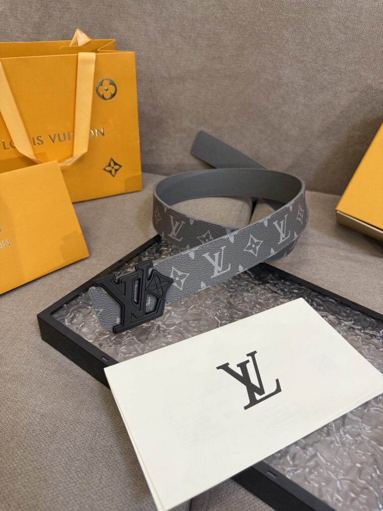 【日本未入荷】ルイヴィトン LV Dimension 両面使いベルト 40mm（全長約 100cm）