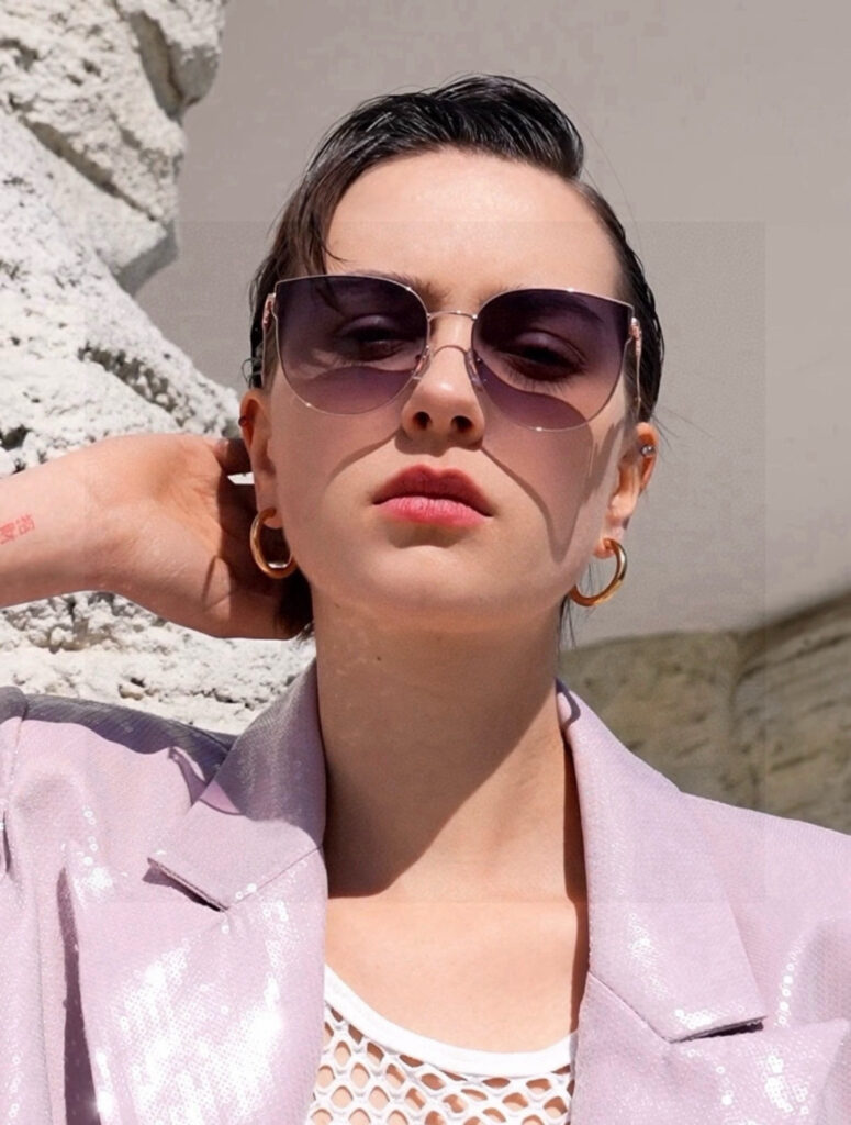 【注目新入荷】Dior フランス仕立てサングラス「ドライブ最適」