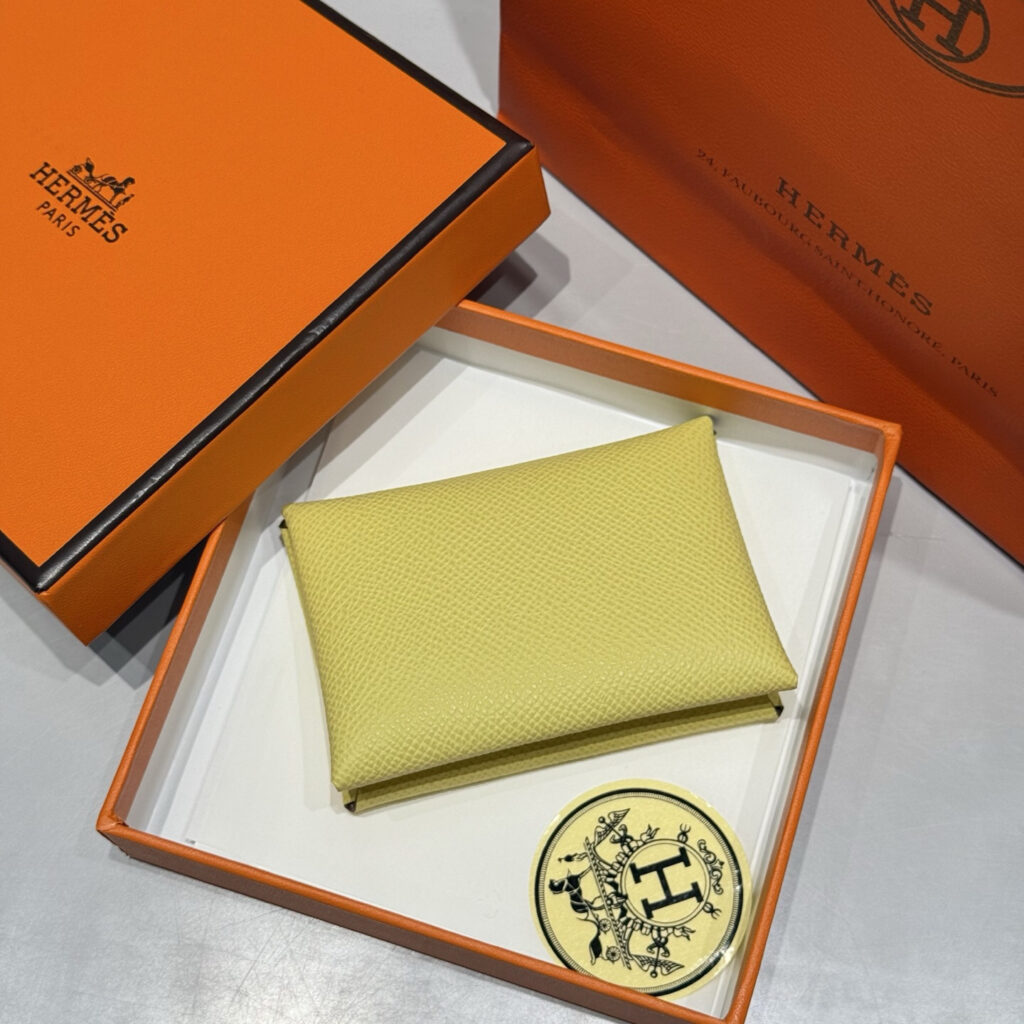 【限定新入荷】エルメス Calvi Duo 二層仕様カードケース「薄型収納」