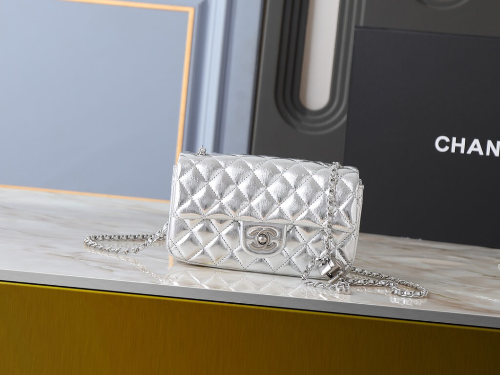 シャネル ミニ フラップ バッグ「Mini Flap Bag」