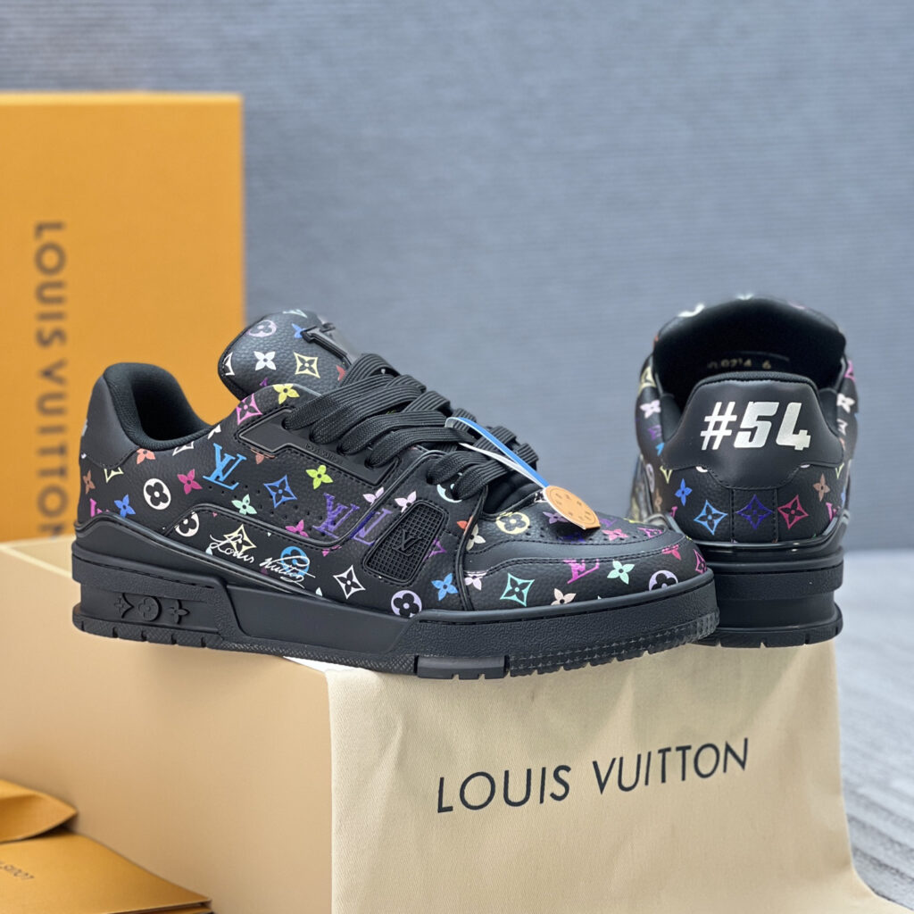ルイ・ヴィトン LV x TM トレイナー スニーカー「LV Trainer」