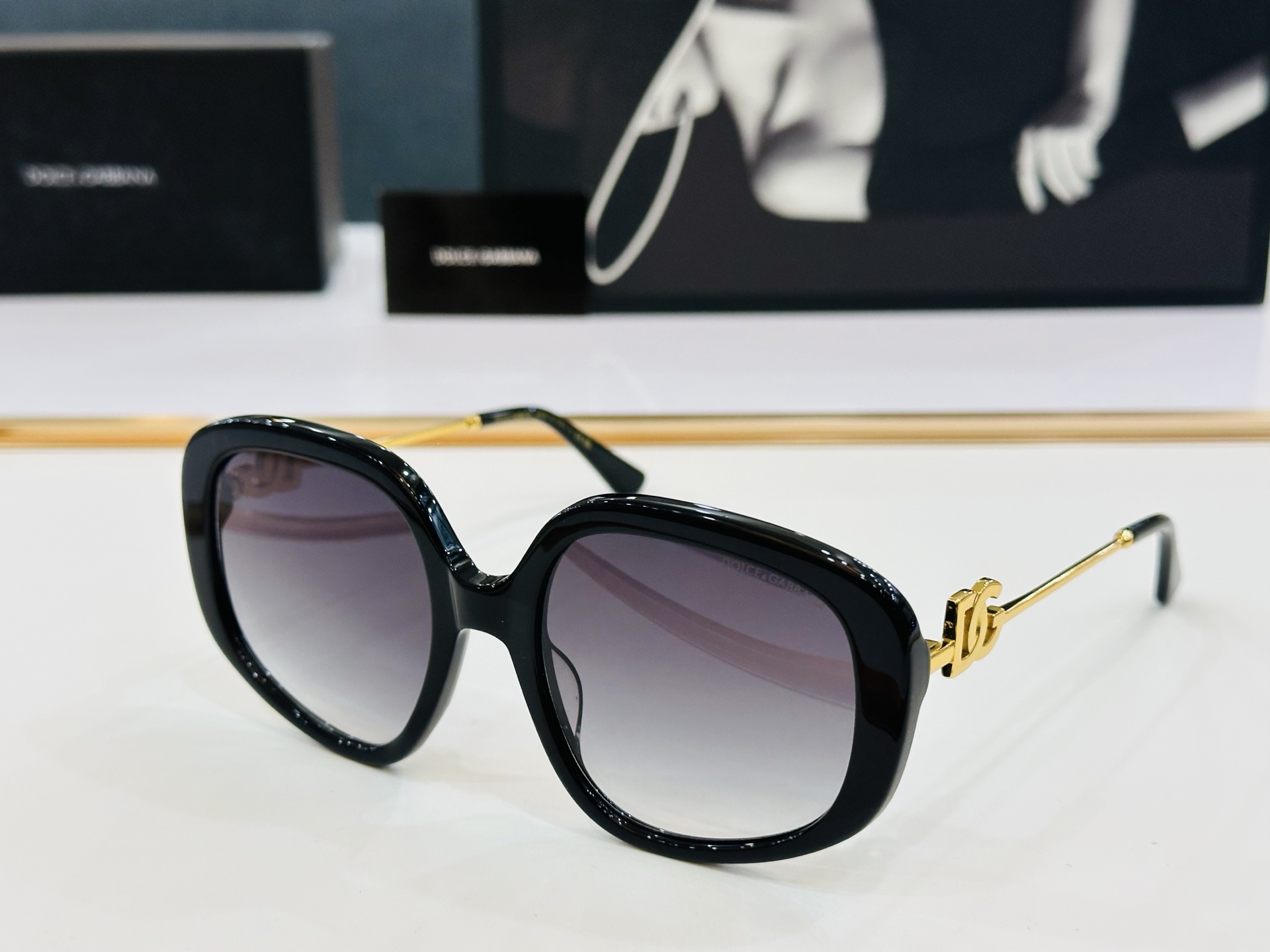 【希少入荷】D&G ドルチェアンドガッバーナ トレンドサングラス「カジュアル通勤用」