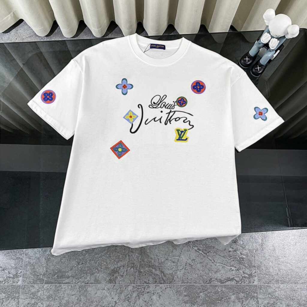 ルイ・ヴィトン Louis Vuitton ドーパミンカラー モノグラム エンブロイダリー クルーネックTシャツ(メンズ)