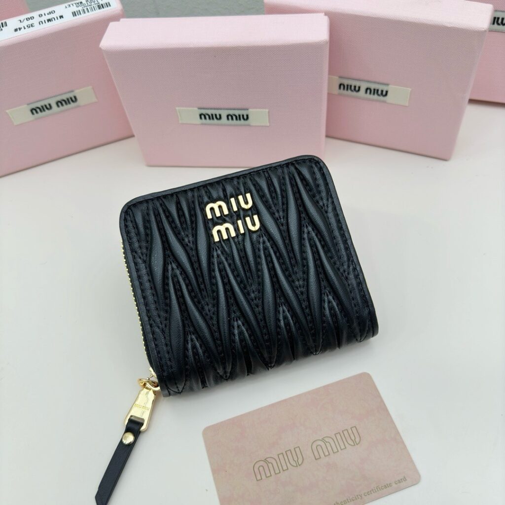 ミュウミュウ マテラッセレザー 財布「Matelassé Wallet」
