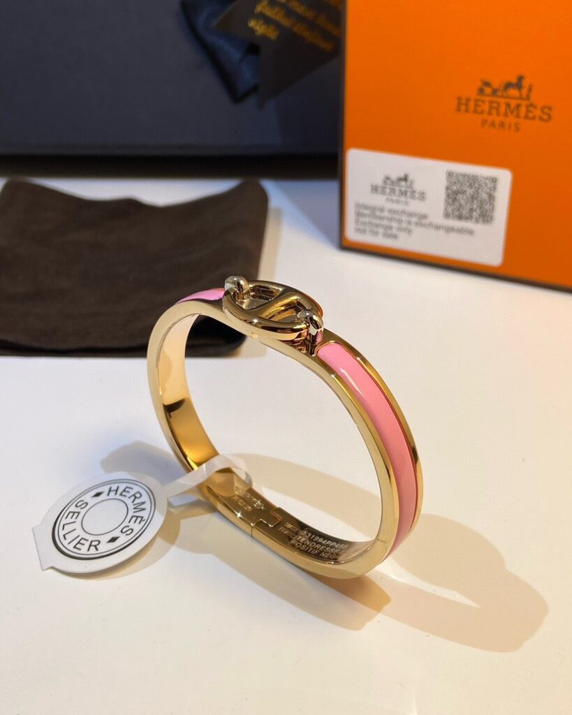 エルメス ブランドの象徴的なブレスレット