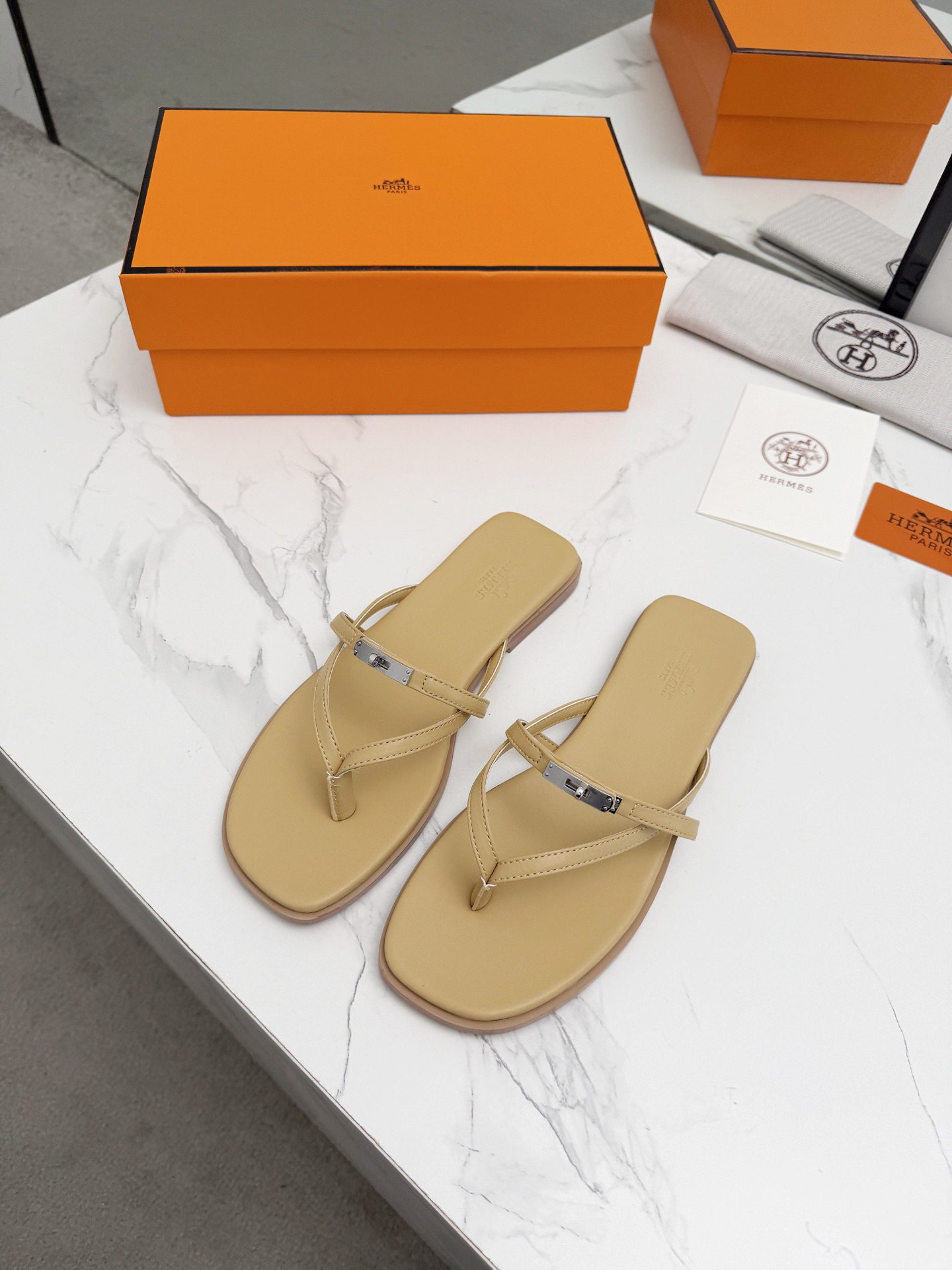 エルメス Hermès サマーモデル リラックスサンダル