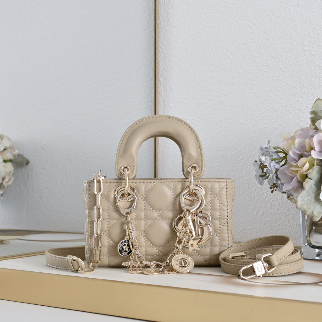 【入手困難品】ディオール レディ ディージョイ ハンドバッグ「Lady D‑Joy Bag」