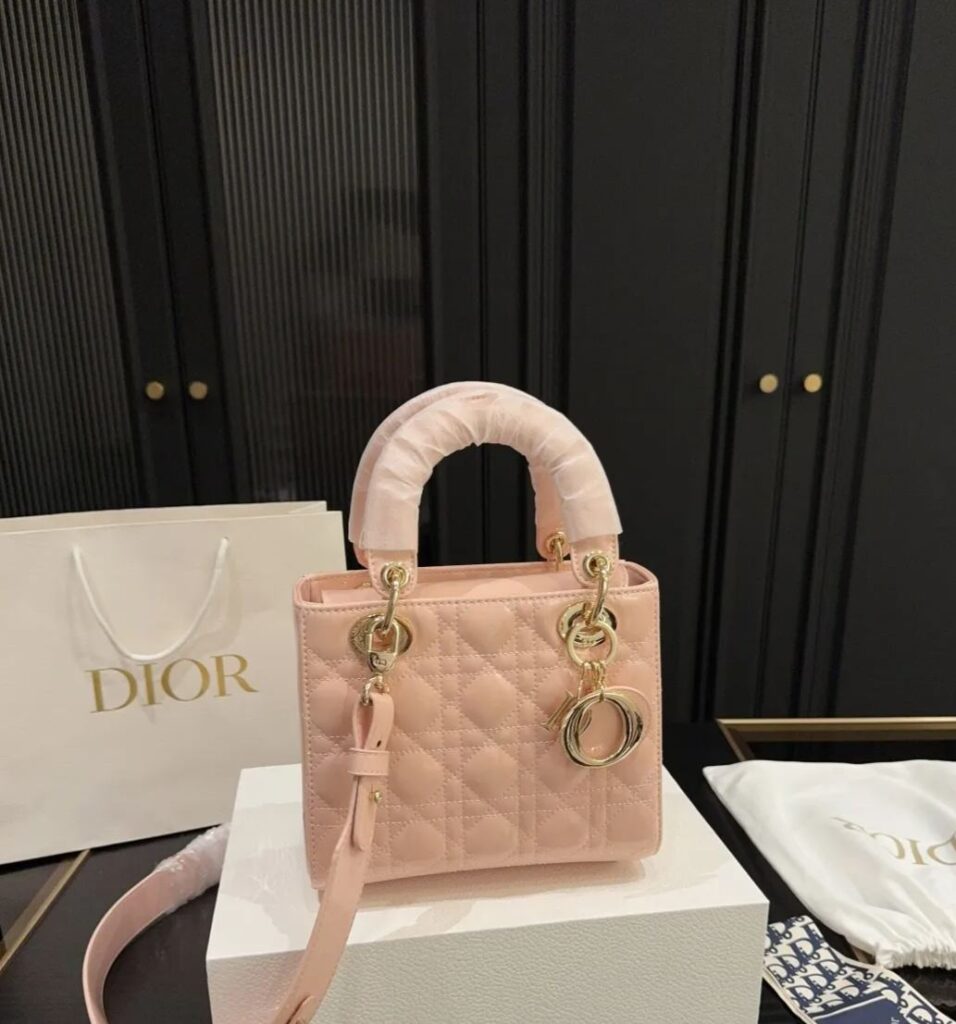 ディオール「Dior」サクランボピンクラッカー皮革ハンドバッグ