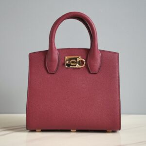 フェラガモ「Ferragamo」スタジオ ソフトトートバッグ
