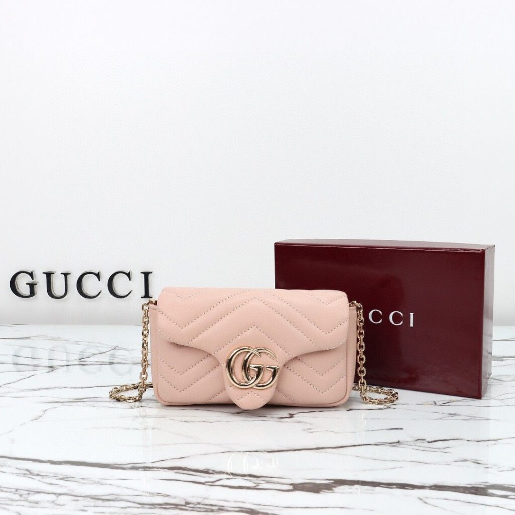 グッチ〔GGマーモント〕ミニ ショルダーバッグ「GG Marmont Bag」
