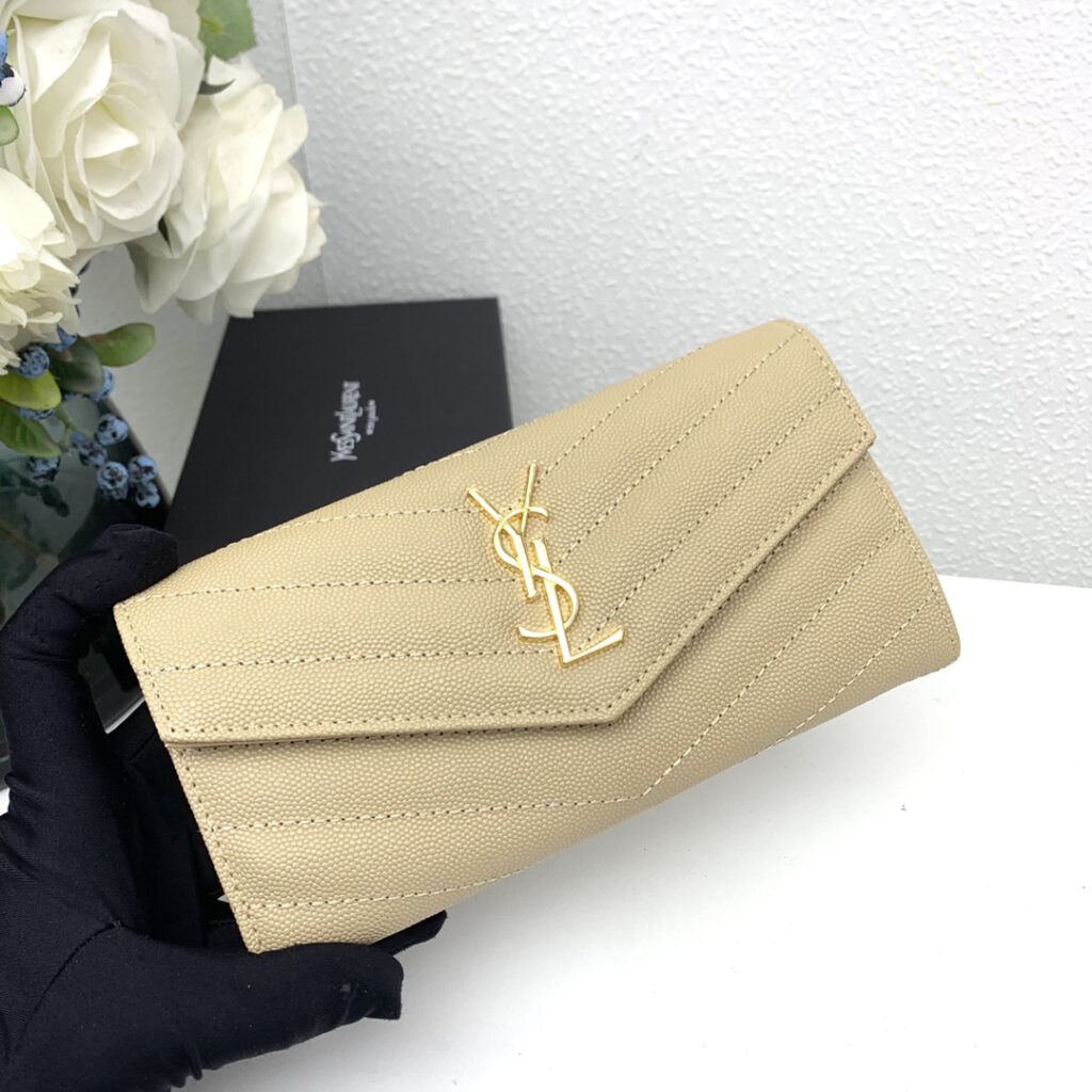 サンローラン「Saint Laurent」カサンドラ マトラッセ ラージ フラップウォレット