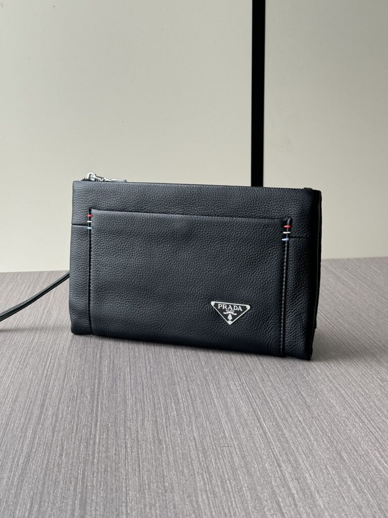 プラダ「Prada」2025春夏 リミテッドコレクション レザーポシェット ハンドバッグ
