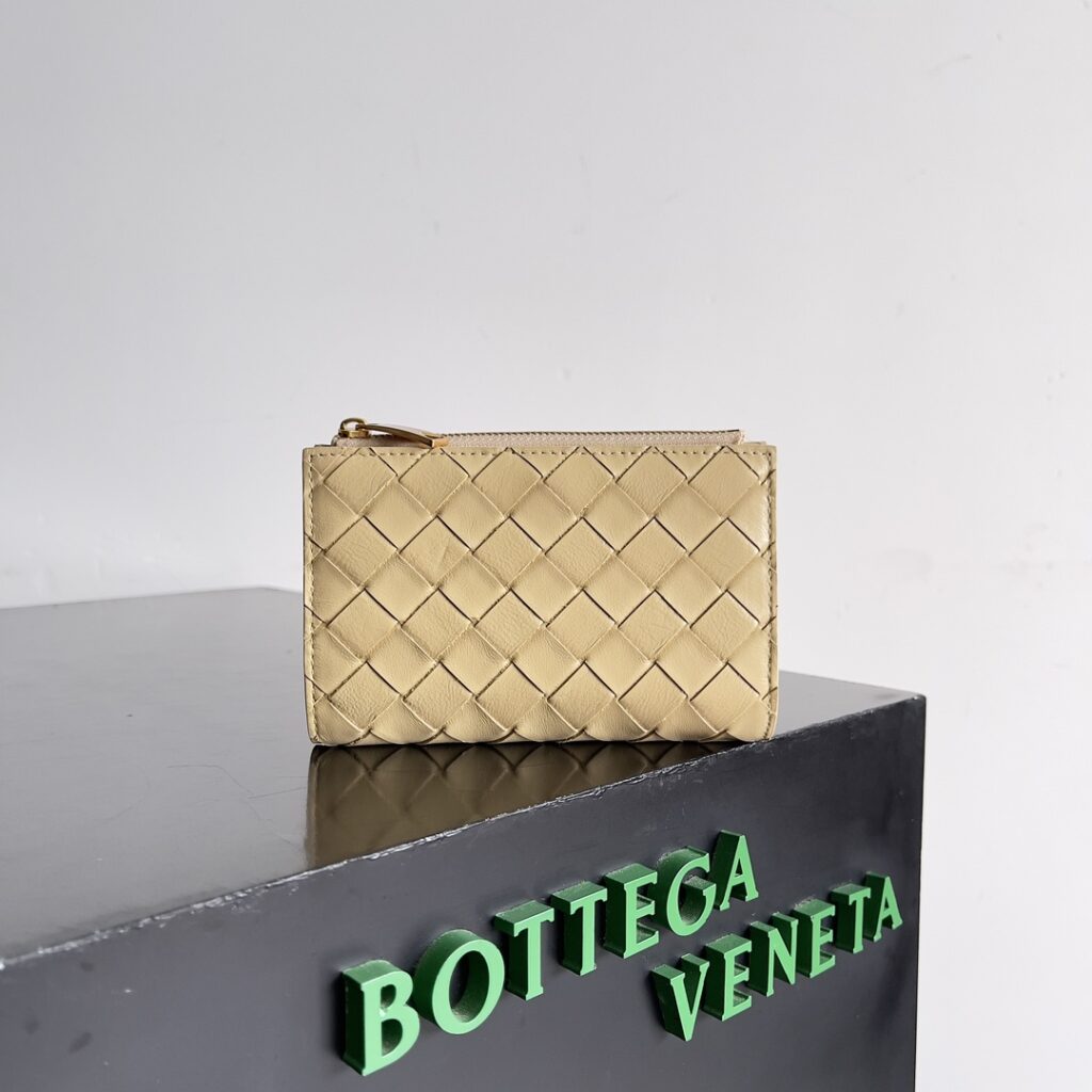 ボッテガ・ヴェネタ「Bottega Veneta」スモールウォレット レザー