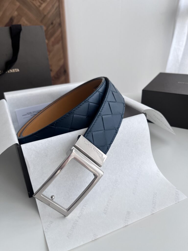 【ブランド品入庫】Bottega Veneta 上質素材ラグジュアリーベルト「全長約 100cm」