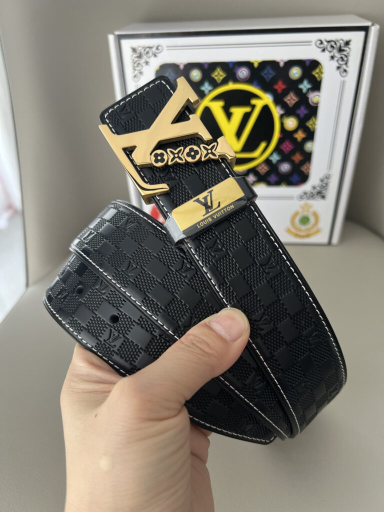 【新商品入荷】Louis Vuitton クラシックハイクオリティベルト「全長約 100cm」