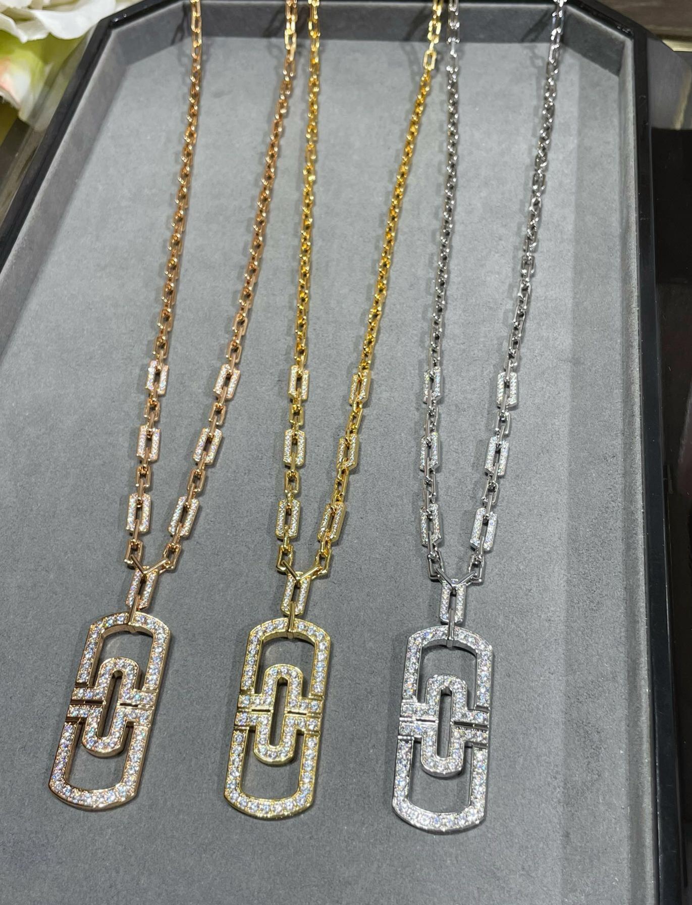 ブルガリ「Bvlgari」透かし彫りクリップネックレス65cm