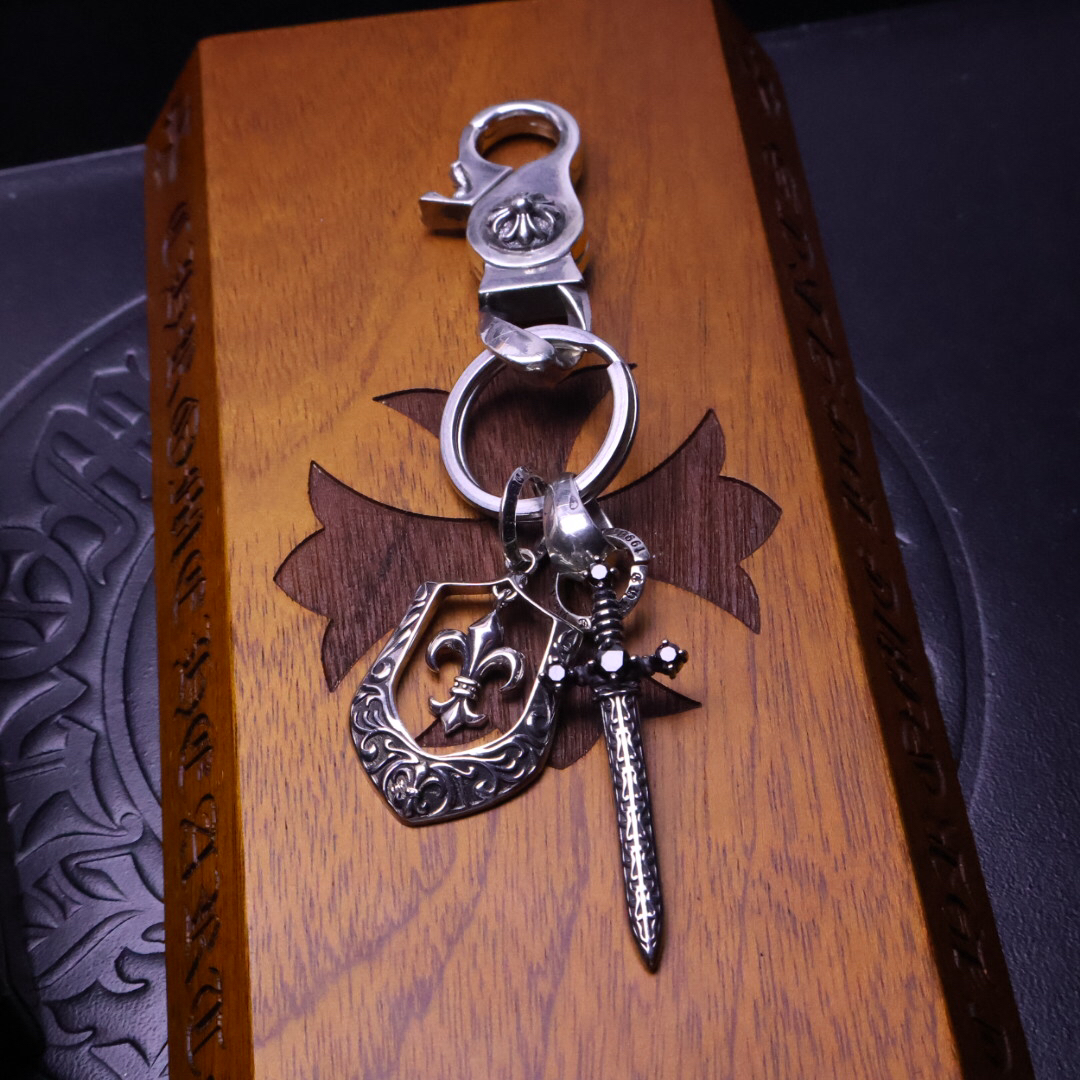 クロムハーツ「Chrome Hearts」キーホルダー&バッグチャーム - トレンドシンボル