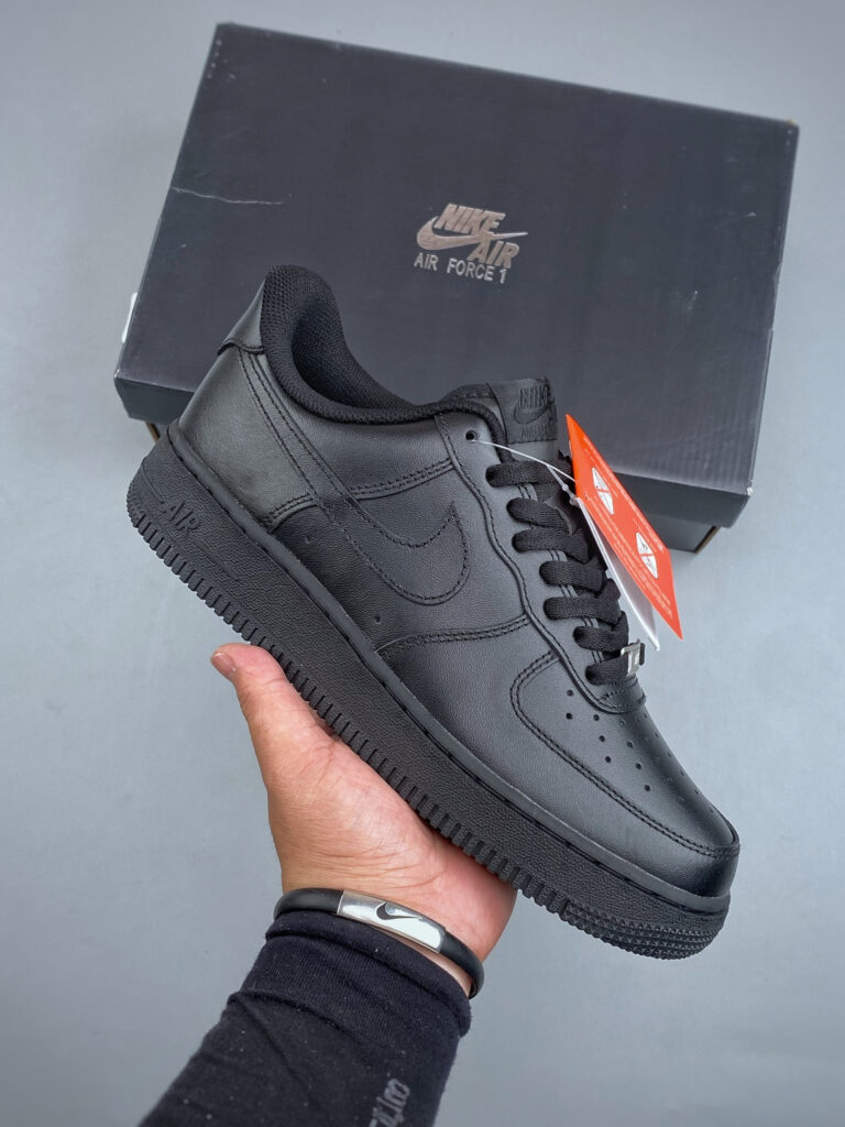 ナイキ エア フォース 1 トレンドスニーカー「Nike Air Force 1」