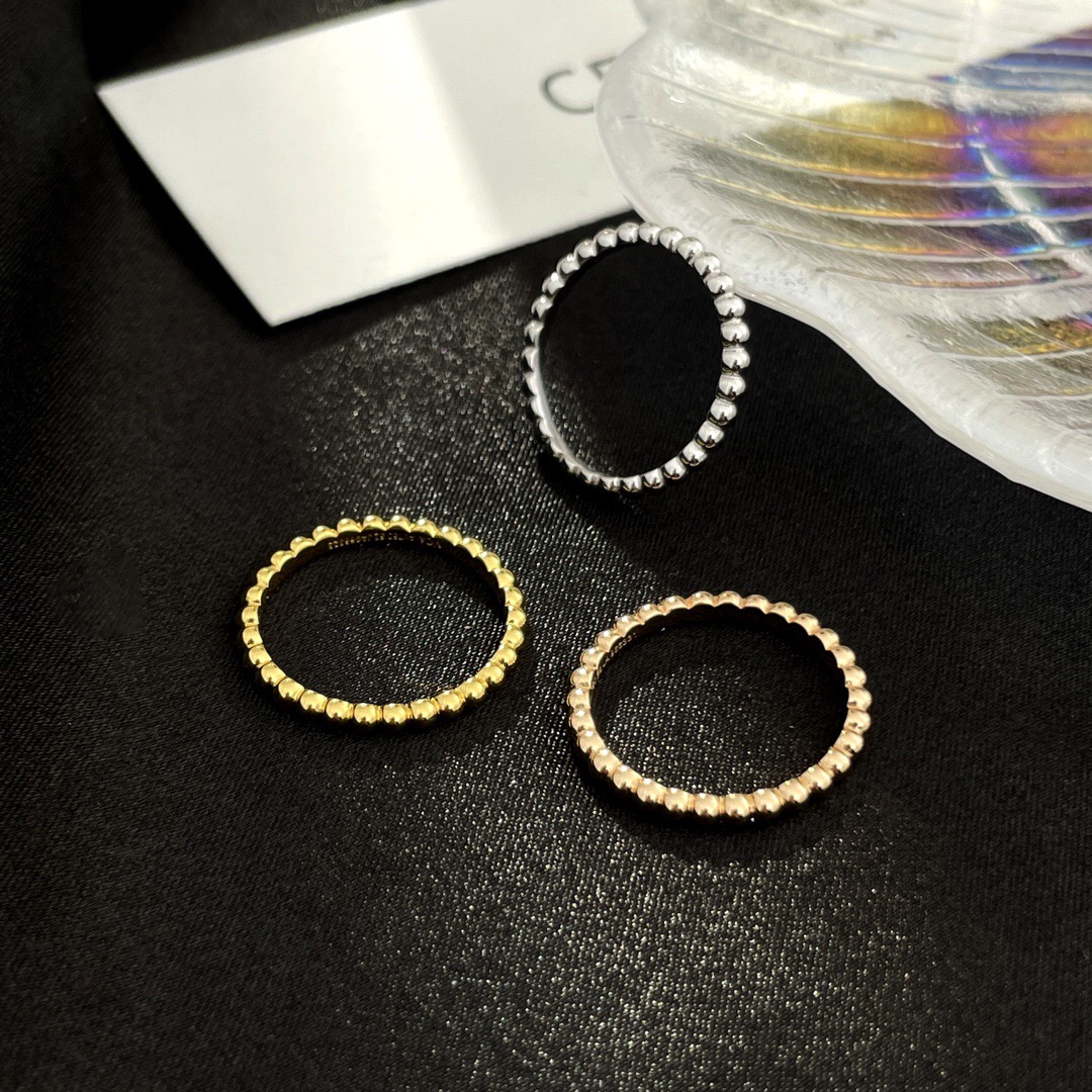 ヴァン クリーフ&アーペル「Van Cleef & Arpels」Perlée™ pearls of gold リング