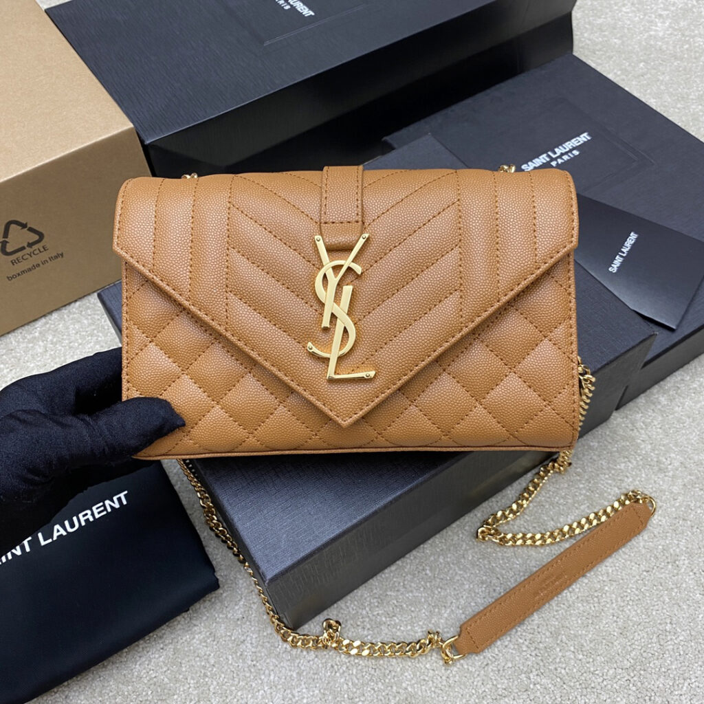 サンローラン「Saint Laurent」エンベロープ ショルダーバッグ
