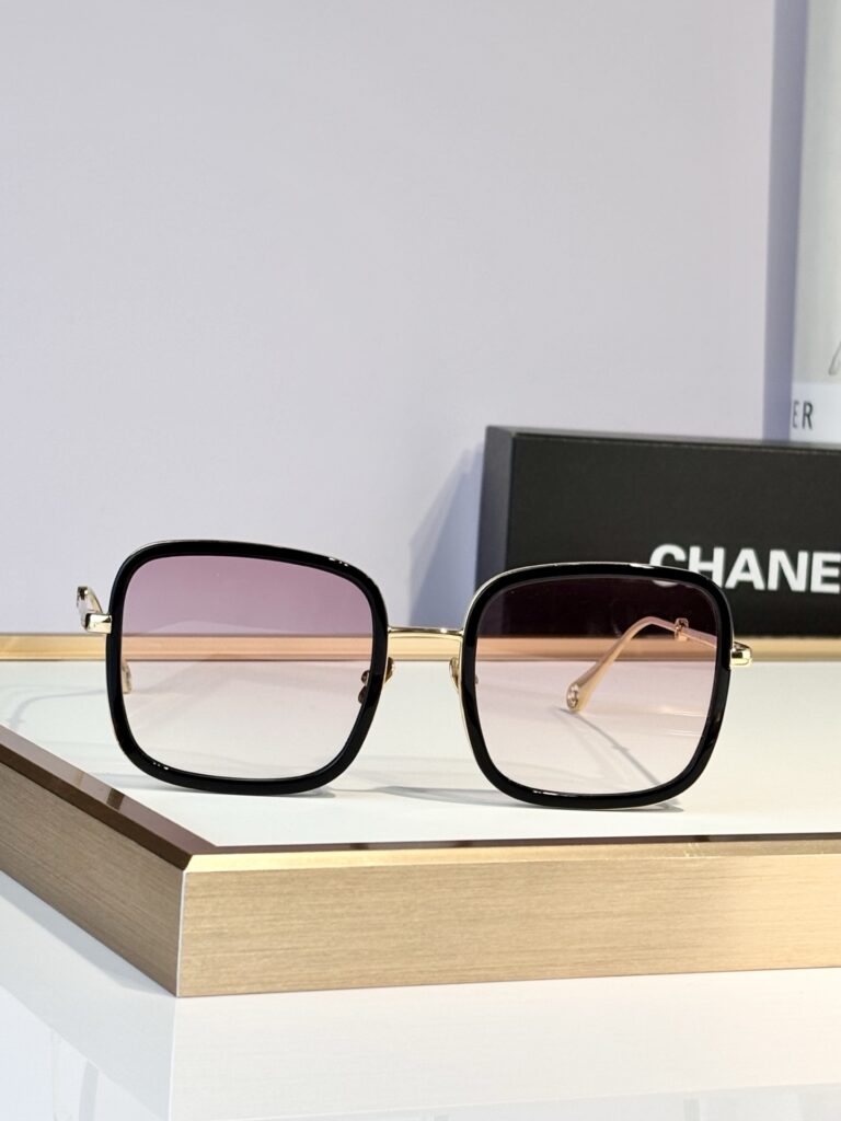 【新作到着】Chanel ハイセンスデザインサングラス「遮光レンズ搭載」