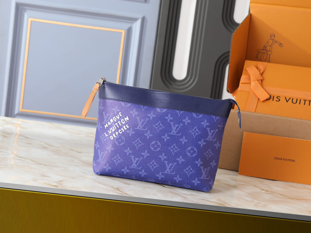 ルイ・ヴィトン「Louis Vuitton」ポシェット･ヴォワヤージュ スープル